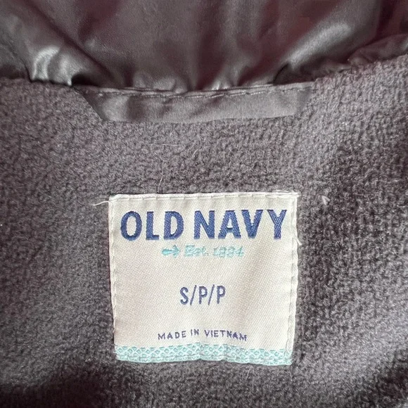 OLD NAVY PUFFY LEOPARD PRINT VEST - Picture 6 of 8